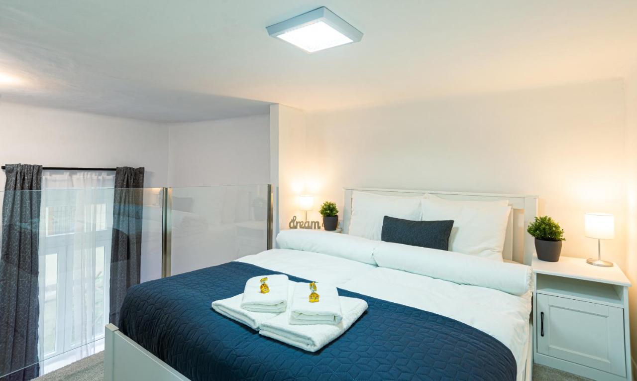 Bella Mia - Entire Apartment Near Liszt Ferenc Ter Budapest Ngoại thất bức ảnh