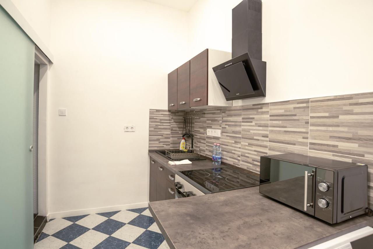 Bella Mia - Entire Apartment Near Liszt Ferenc Ter Budapest Ngoại thất bức ảnh